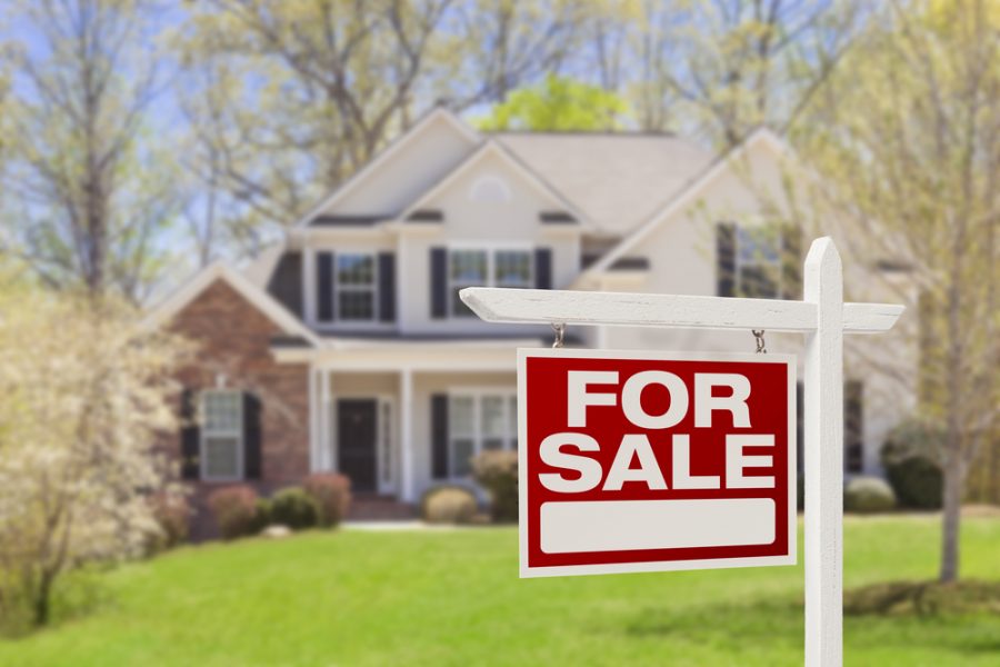 How House Sellers Should Navigate Bidding Wars